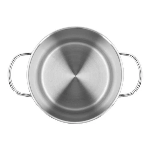 Panela com cesto cheio de legumes